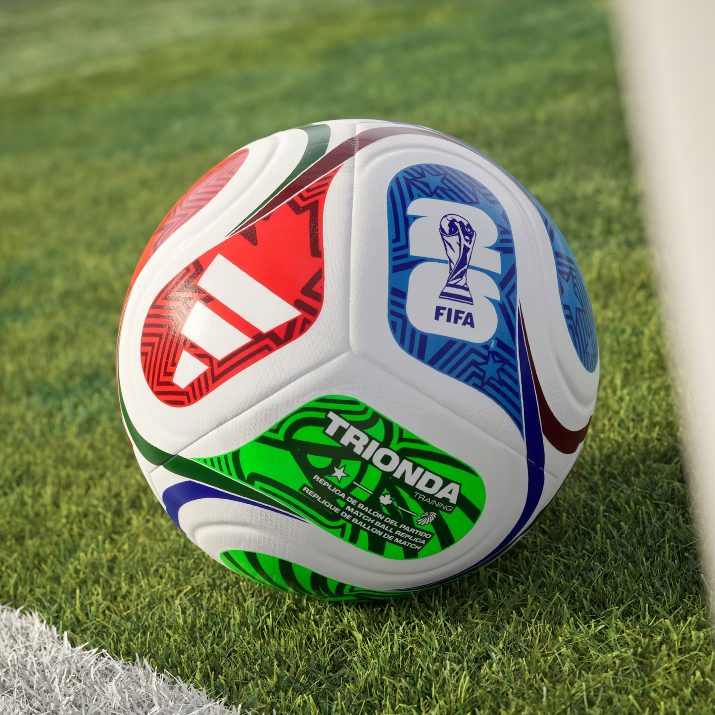BALÓN TRIONDA TRAINING COPA MUNDIAL DE LA FIFA 26™